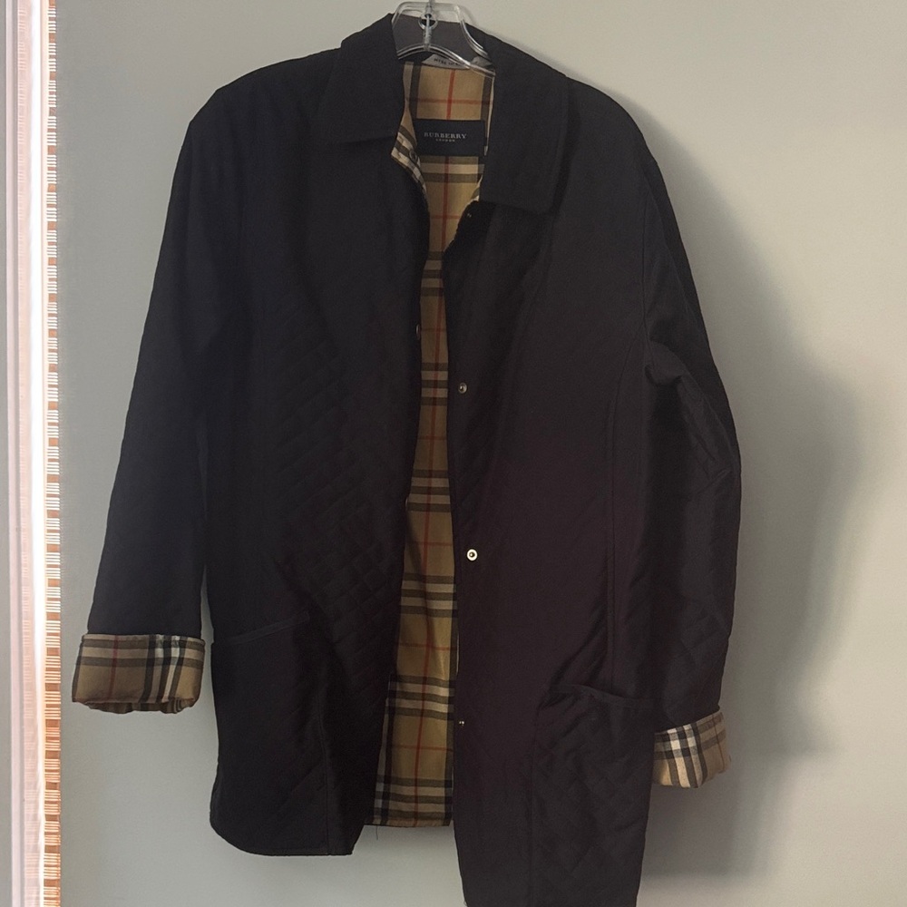 Burberry Black Quilted Lightweight Jacket with Signature Check Lining